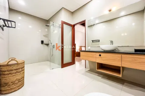 3 bedrooms Villa in Tibubeneng, Badung, Indonesia No. 12044 16