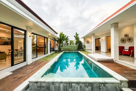 3 bedrooms Villa in Tibubeneng, Badung, Indonesia No. 12044