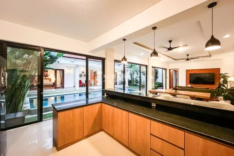 3 bedrooms Villa in Tibubeneng, Badung, Indonesia No. 12044 9