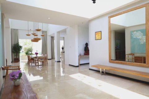 6 bedrooms Villa in South Kuta, Badung, Indonesia No. 966 12