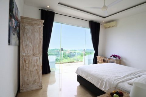 6 bedrooms Villa in South Kuta, Badung, Indonesia No. 966 28