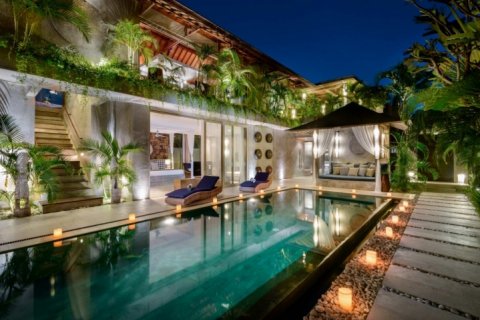 4 bedrooms Villa in Canggu, Badung, Indonesia No. 963 18