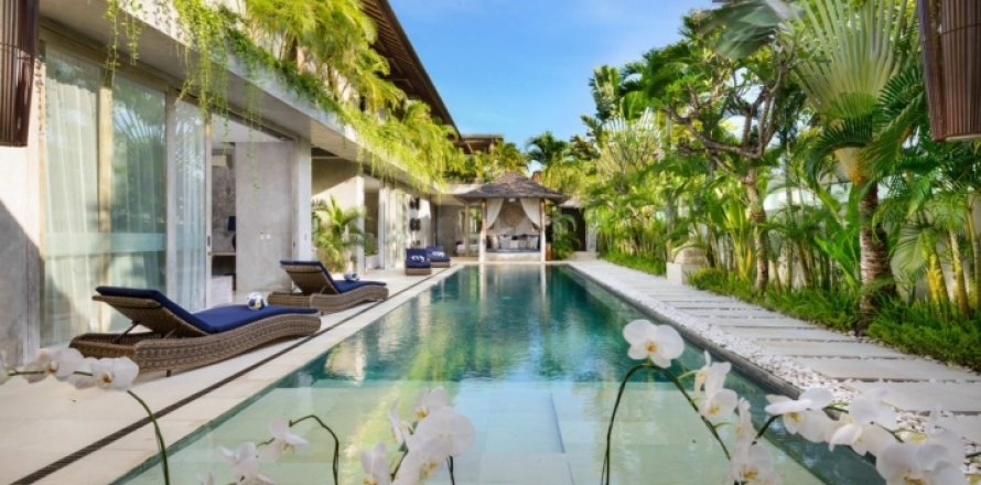 4 bedrooms Villa in Canggu, Badung, Indonesia No. 963