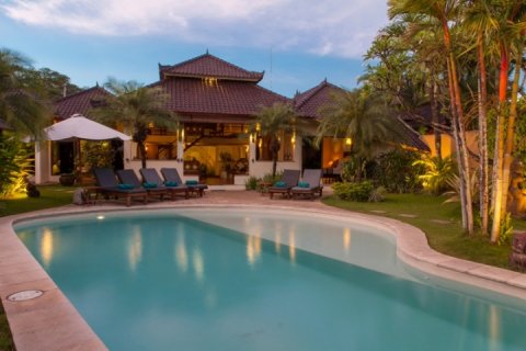 4 bedrooms Villa in Seminyak, Badung, Indonesia No. 961 2