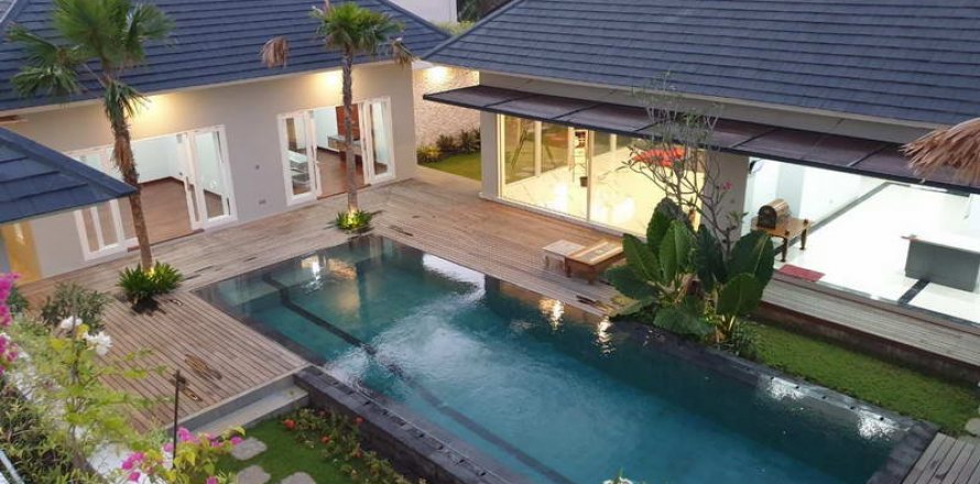 3 bedrooms Villa in Kerobokan, Badung, Indonesia No. 7792