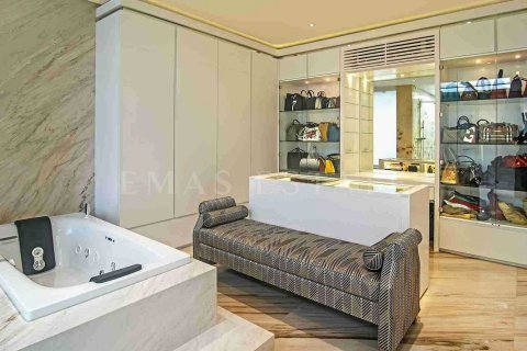6 bedrooms Villa in Gianyar, Indonesia No. 1843 6