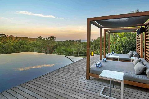 6 bedrooms Villa in Gianyar, Indonesia No. 1843 10