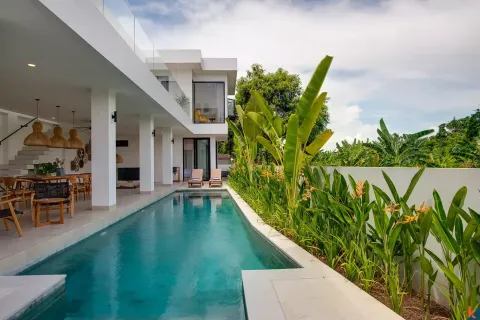 5 bedrooms Villa in Denpasar, Indonesia No. 10546 3
