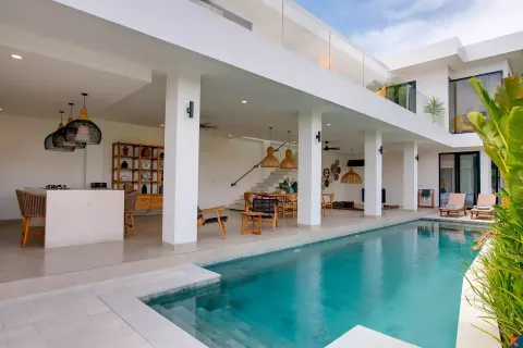 5 bedrooms Villa in Denpasar, Indonesia No. 10546