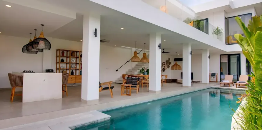 5 bedrooms Villa in Denpasar, Indonesia No. 10546