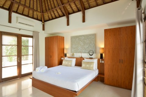8 bedrooms Villa in Seminyak, Badung, Indonesia No. 655 24