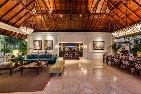 6 bedrooms Villa in Seminyak, Badung, Indonesia No. 657 17