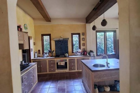 4 bedrooms Villa in Canggu, Badung, Indonesia No. 7685 12