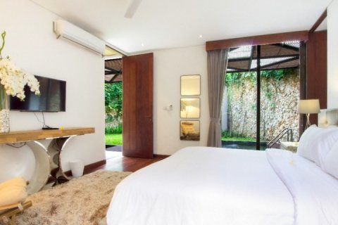 3 bedrooms Villa in Seminyak, Badung, Indonesia No. 1322 15