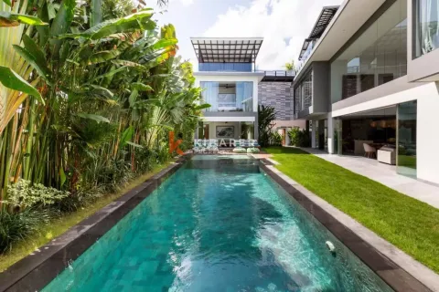 5 bedrooms Villa in Tibubeneng, Badung, Indonesia No. 12020 2