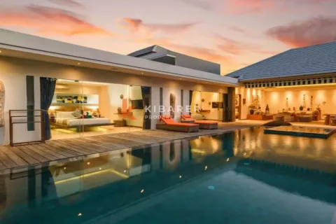 3 bedrooms Villa in Tibubeneng, Badung, Indonesia No. 12019 2