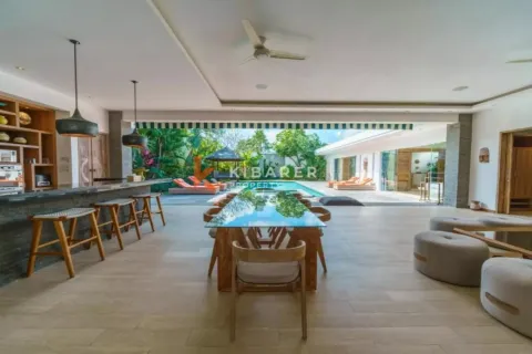 3 bedrooms Villa in Tibubeneng, Badung, Indonesia No. 12019 5