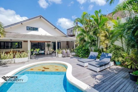 3 bedrooms Villa in Kerobokan, Badung, Indonesia No. 9305 7