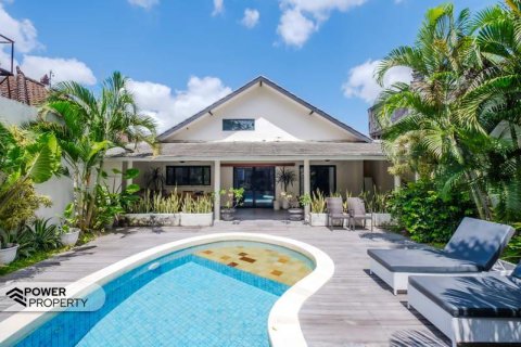 3 bedrooms Villa in Kerobokan, Badung, Indonesia No. 9305
