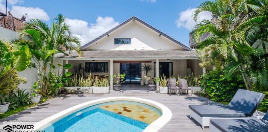 3 bedrooms Villa in Kerobokan, Badung, Indonesia No. 9305