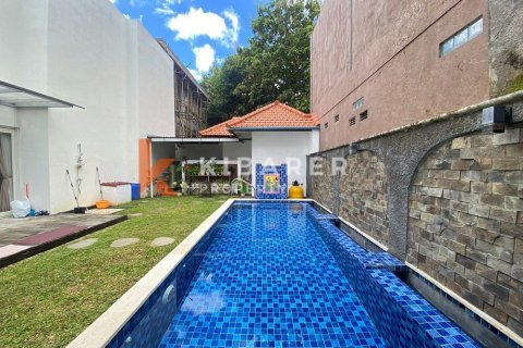 4 bedrooms Villa in Jimbaran, Badung, Indonesia No. 13077