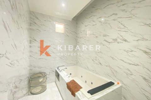 4 bedrooms Villa in Jimbaran, Badung, Indonesia No. 13077 9