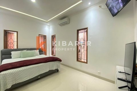 4 bedrooms Villa in Jimbaran, Badung, Indonesia No. 13077 10