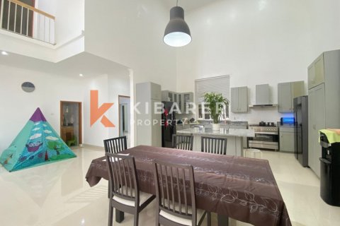 4 bedrooms Villa in Jimbaran, Badung, Indonesia No. 13077 17