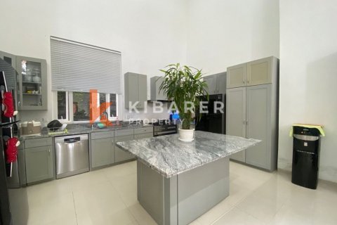4 bedrooms Villa in Jimbaran, Badung, Indonesia No. 13077 5