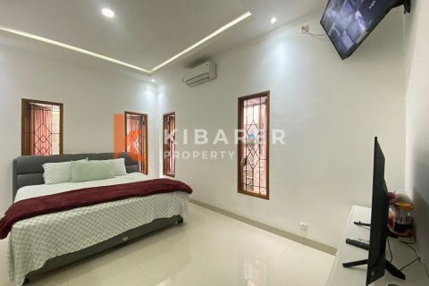 4 bedrooms Villa in Jimbaran, Badung, Indonesia No. 13077 22