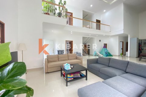4 bedrooms Villa in Jimbaran, Badung, Indonesia No. 13077 26
