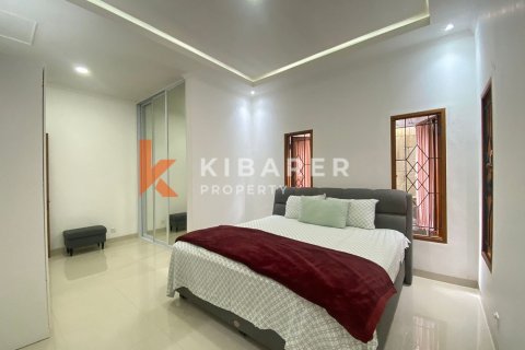 4 bedrooms Villa in Jimbaran, Badung, Indonesia No. 13077 14