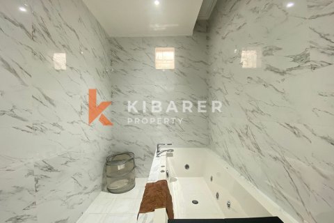 4 bedrooms Villa in Jimbaran, Badung, Indonesia No. 13077 15