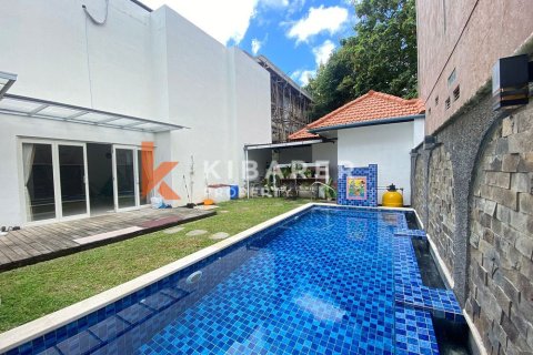 4 bedrooms Villa in Jimbaran, Badung, Indonesia No. 13077 27