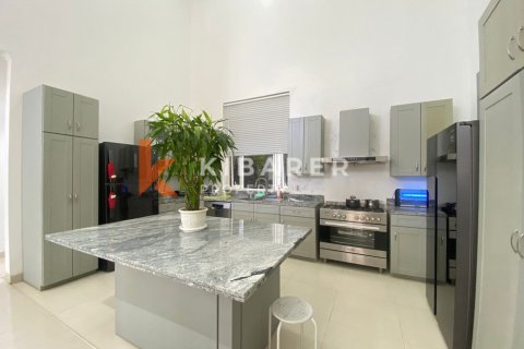 4 bedrooms Villa in Jimbaran, Badung, Indonesia No. 13077 7