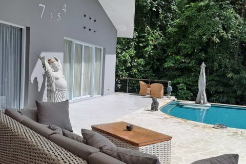 4 bedrooms Villa in Kerobokan, Badung, Indonesia No. 220