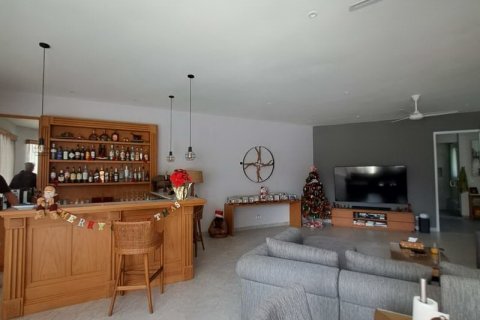 4 bedrooms Villa in Kerobokan, Badung, Indonesia No. 220 14