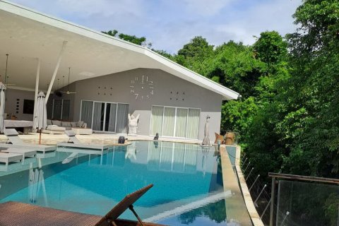 4 bedrooms Villa in Kerobokan, Badung, Indonesia No. 220 17