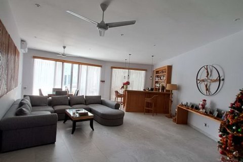 4 bedrooms Villa in Kerobokan, Badung, Indonesia No. 220 25
