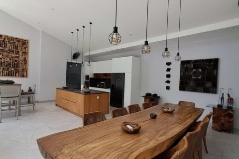 4 bedrooms Villa in Kerobokan, Badung, Indonesia No. 220 6