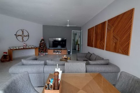4 bedrooms Villa in Kerobokan, Badung, Indonesia No. 220 11