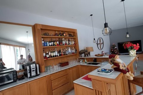4 bedrooms Villa in Kerobokan, Badung, Indonesia No. 220 27