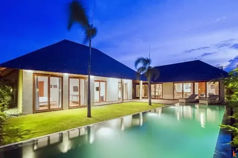 3 bedrooms Villa in Badung, Indonesia No. 10742