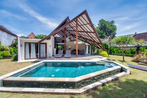 2 bedrooms Villa in Kuta, Badung, Indonesia No. 10743