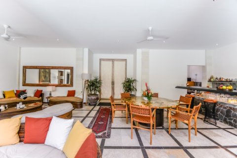 7 bedrooms Villa in Jimbaran, Badung, Indonesia No. 10740 12