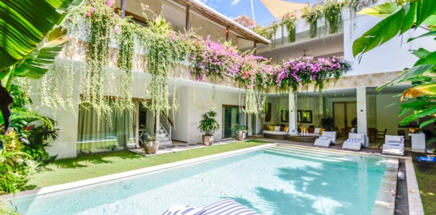 7 bedrooms Villa in Jimbaran, Badung, Indonesia No. 10740