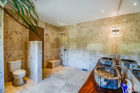 7 bedrooms Villa in Jimbaran, Badung, Indonesia No. 10740 27