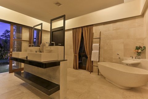 3 bedrooms Villa in Canggu, Badung, Indonesia No. 1411 14