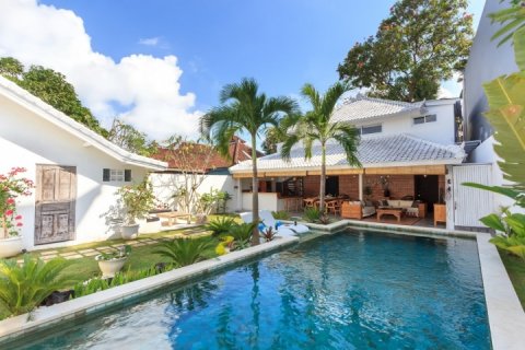 3 bedrooms Villa in Seminyak, Badung, Indonesia No. 1414