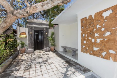 2 bedrooms Villa in Seminyak, Badung, Indonesia No. 1415 24